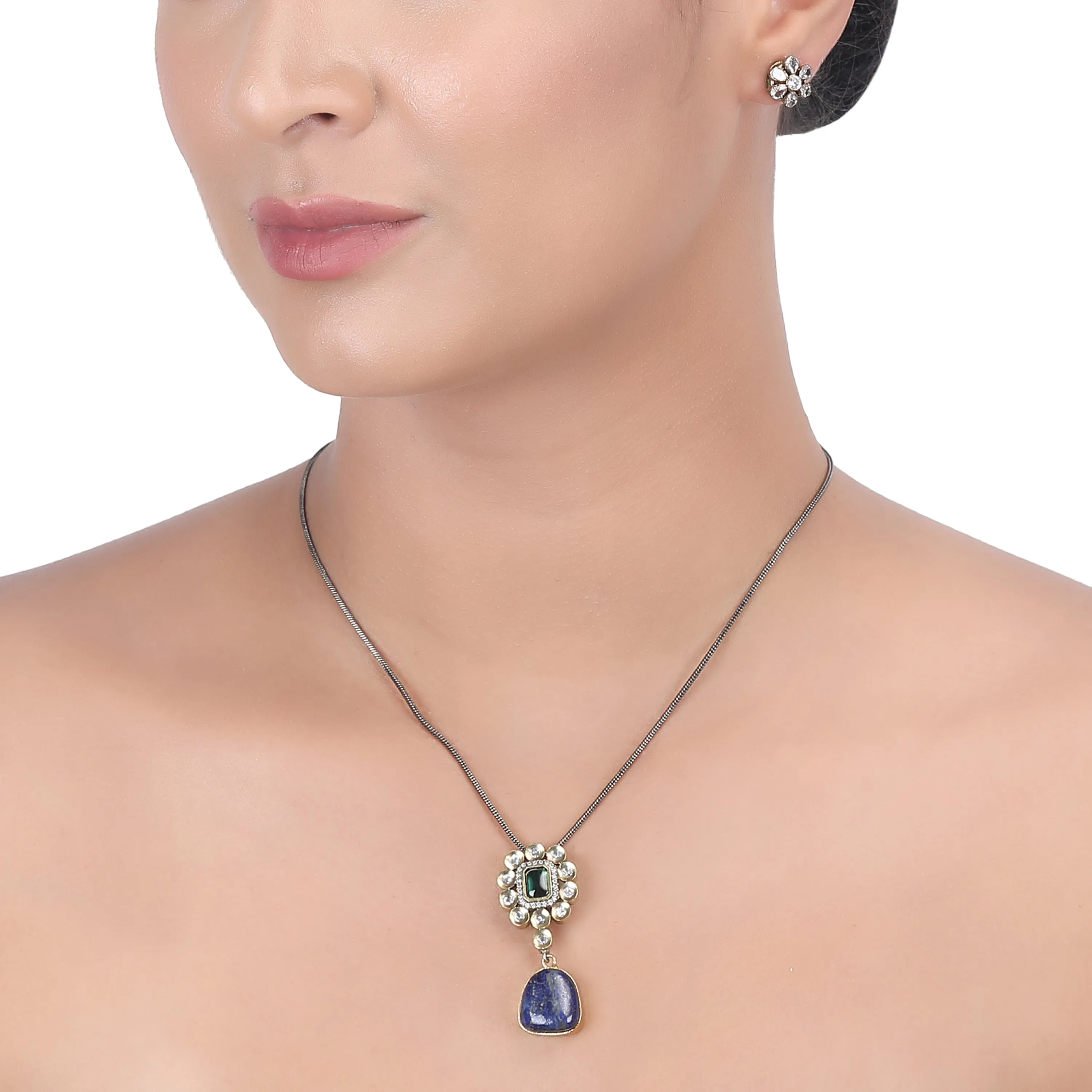 Aafreen Zanetha  Pendant Set