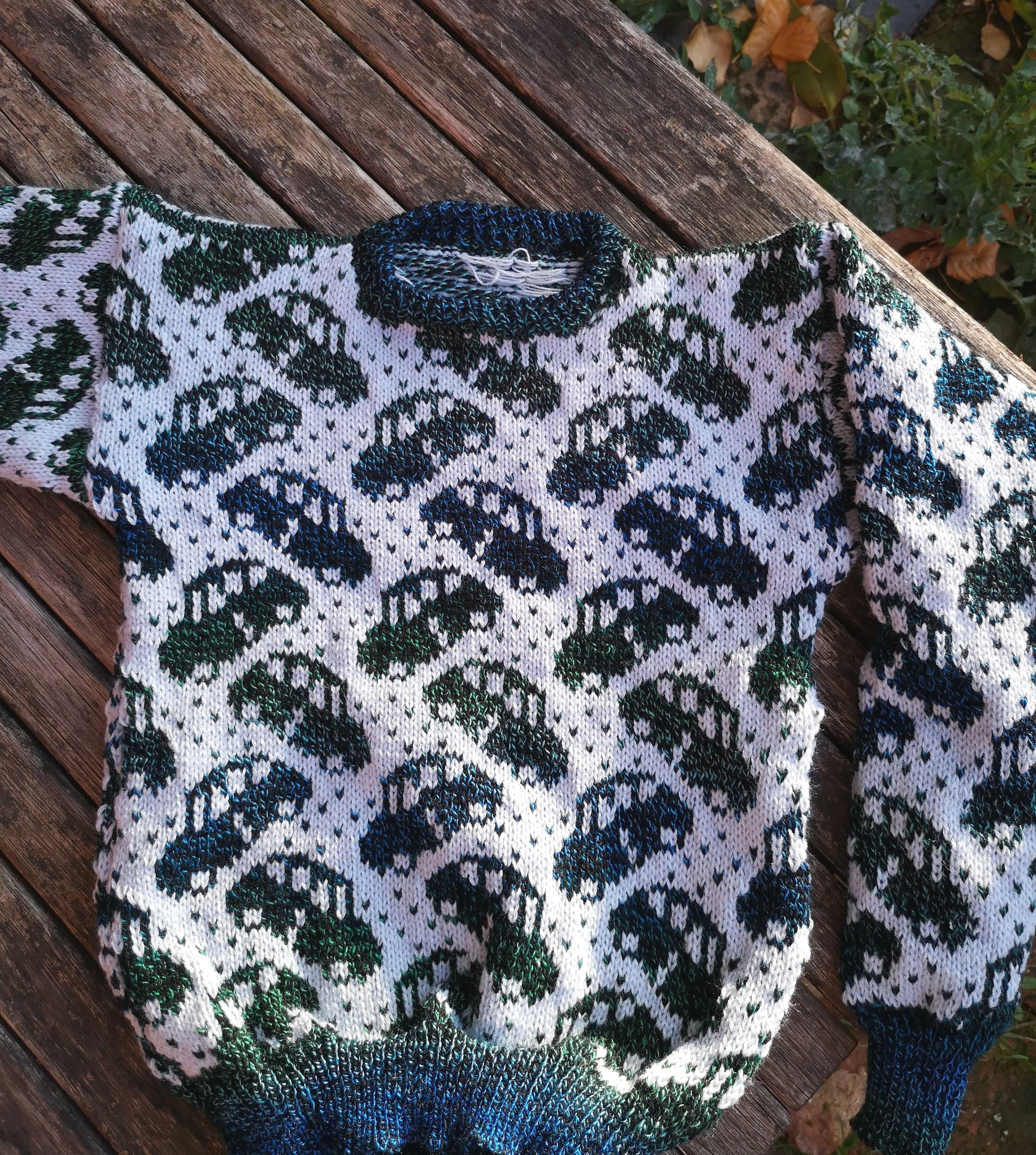 unisex "toot toot"  childs sized, cars jumper age to fit 3-4, 22-24 chest 55  cm